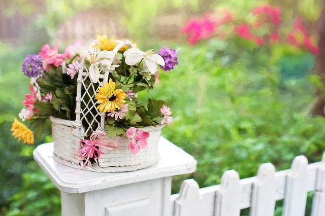 flower-basket-2358827_640